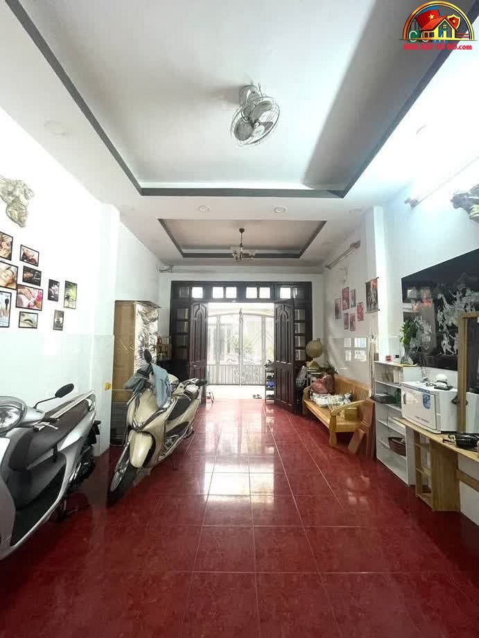 Nhà đất sổ đỏ Tân Phú 60m2, giá 10 tỷ, 5PN, gần chợ Tân Phú