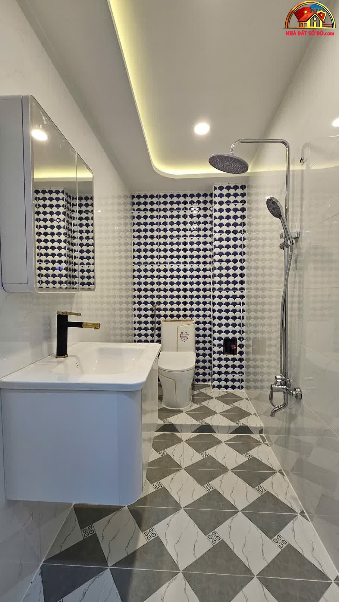 Nhà đất sổ đỏ Quận 7 TP.HCM với giá 6.79 tỷ, diện tích 180m² gần Phú Mỹ Hưng