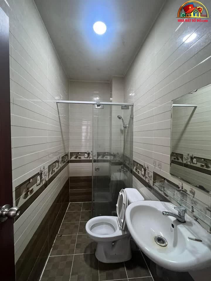 Nhà đất sổ đỏ Quận 5 Hồ Chí Minh, bán nhà mặt phố 4 tầng giá 6.28 tỷ