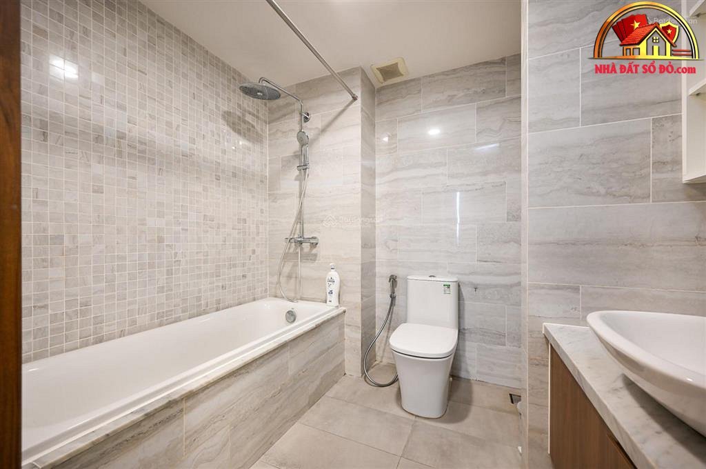 Nhà đất sổ đỏ Quận 10 TP.HCM – Căn hộ Kingdom 101 giá 7 tỷ, 72 m2
