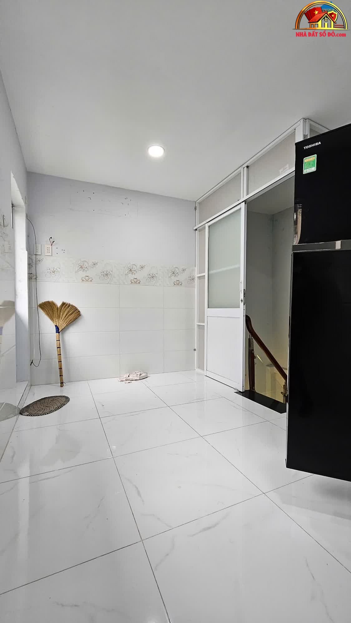 Nhà mặt phố sổ đỏ Quận 4, TP.HCM – 2 PN, 42 m² giá 1,85 tỷ