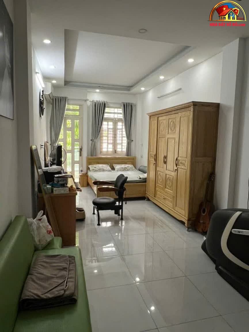 Nhà đất sổ đỏ Quận 8 Hồ Chí Minh mặt tiền giá 11 tỷ diện tích 65m²