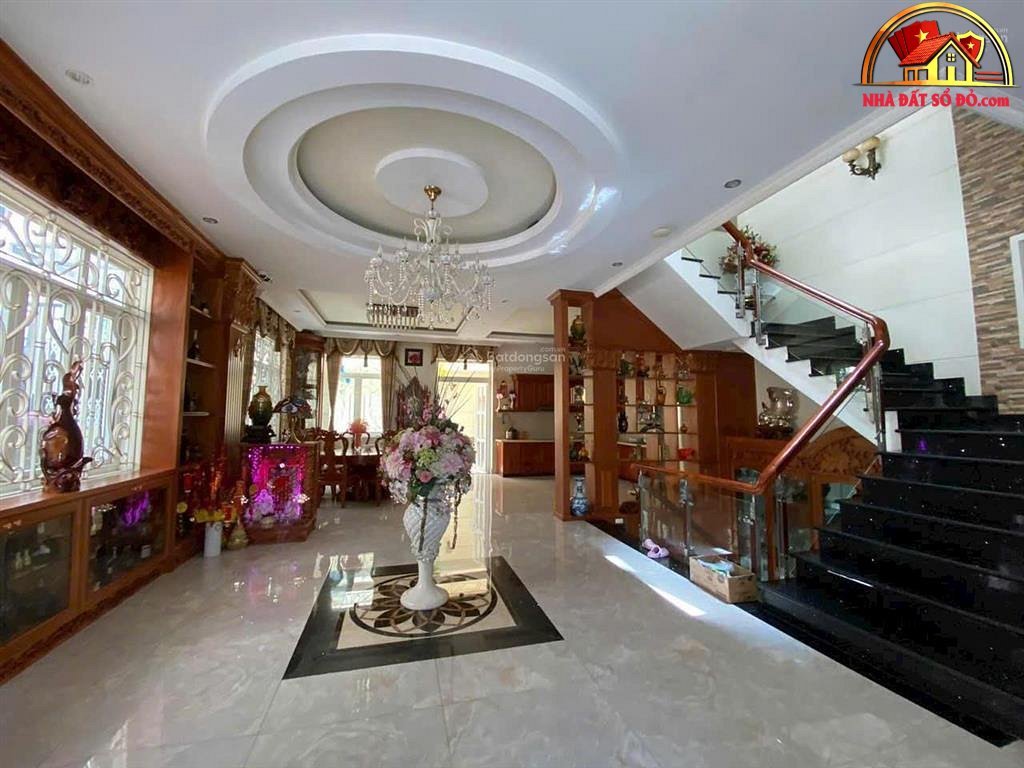 Nhà đất sổ đỏ 200m2 Bình Trị Đông B Bình Tân giá 32 tỷ