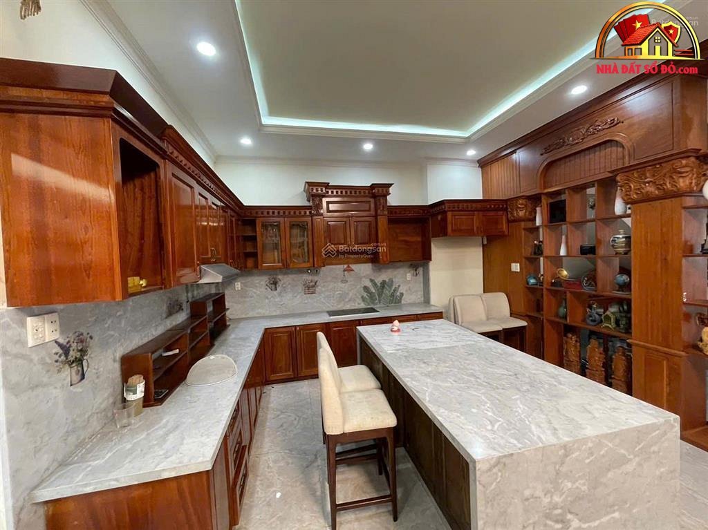 Nhà đất sổ đỏ 200m2 Bình Trị Đông B Bình Tân giá 32 tỷ