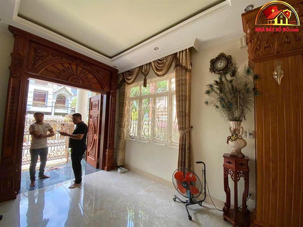 Nhà đất sổ đỏ 200m2 Bình Trị Đông B Bình Tân giá 32 tỷ