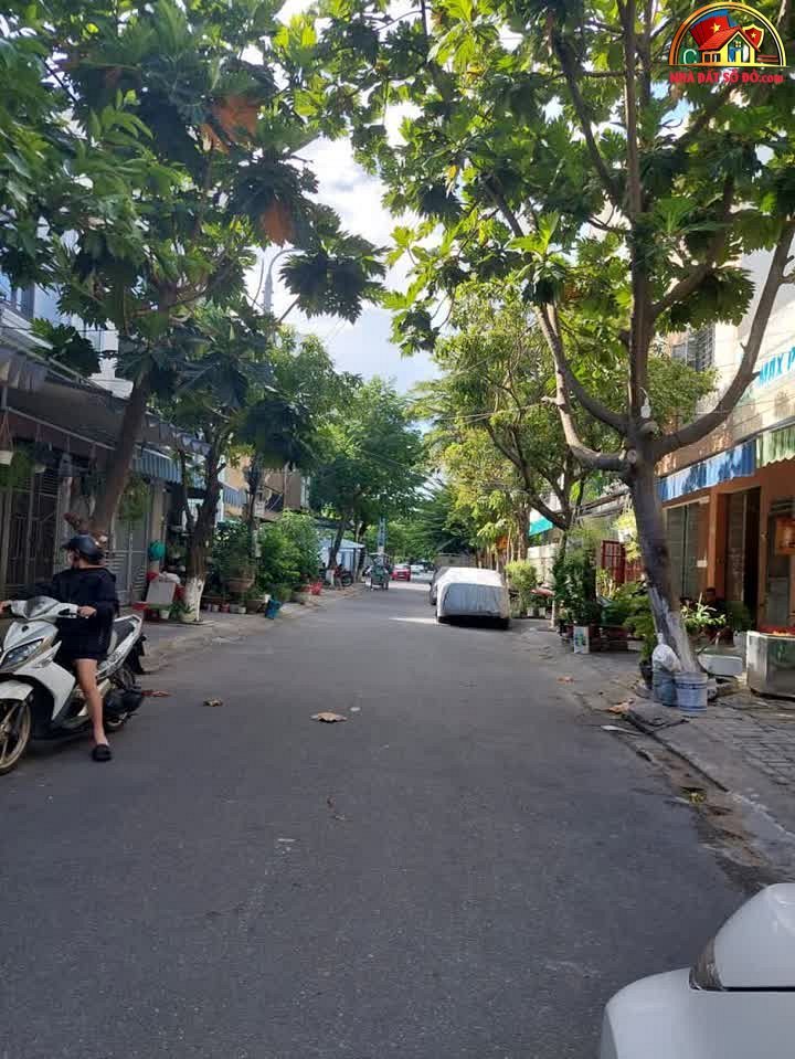 Nhà mặt phố 4 tầng tại Hải Châu Đà Nẵng giá 5 triệu