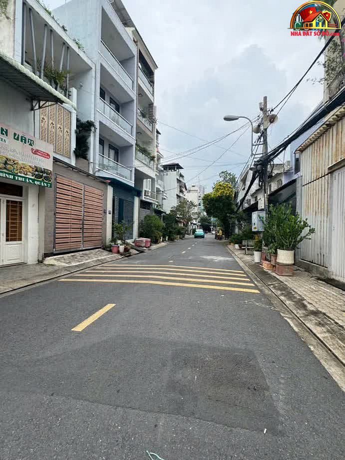 Nhà đất sổ đỏ Quận 7 TP.HCM, bán nhà 4 tầng Nguyễn Thị Thập giá 15,7 tỷ