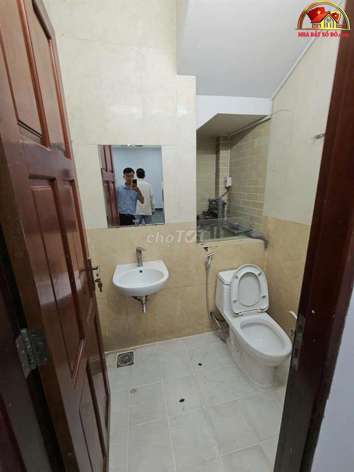 Nhà mặt tiền sổ đỏ quận 6 TP.HCM, giá 12.6 tỷ, 8 phòng ngủ