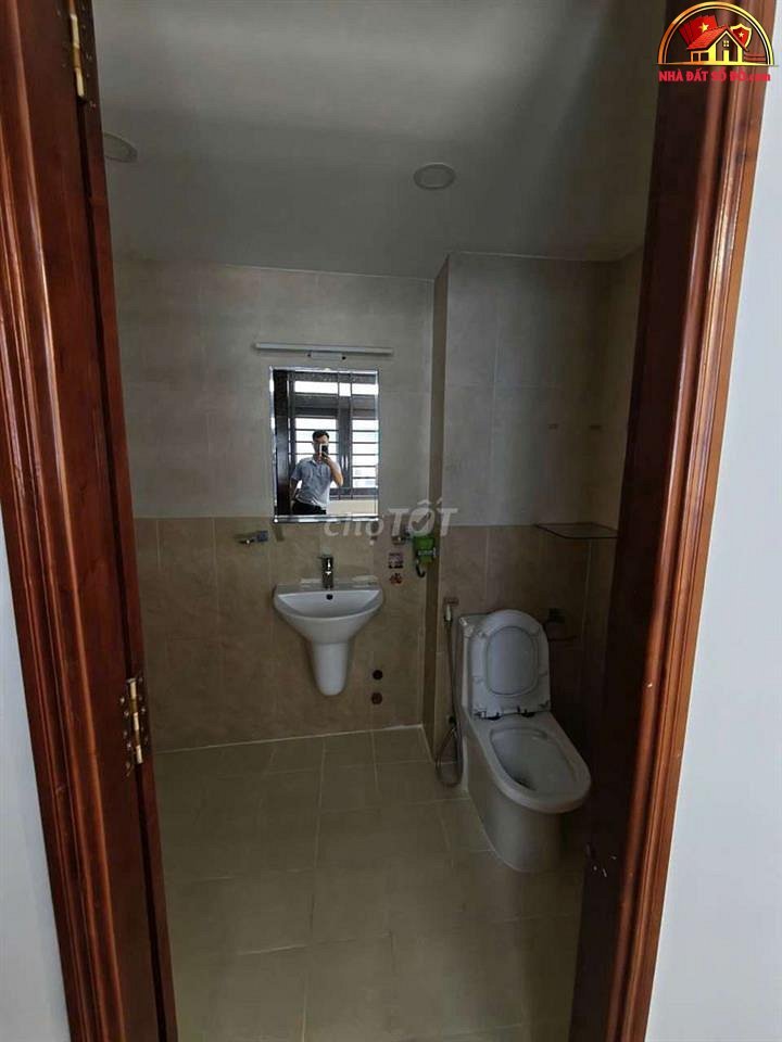Nhà mặt tiền sổ đỏ quận 6 TP.HCM, giá 12.6 tỷ, 8 phòng ngủ