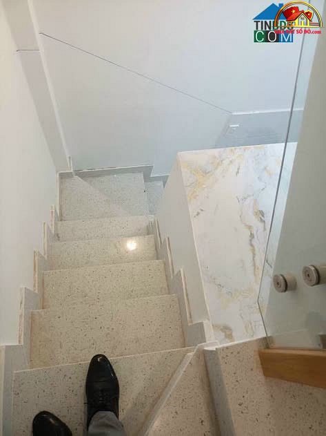 Nhà đất sổ đỏ Quận 4 Hồ Chí Minh: Bán nhà riêng 13m2, 2 tỷ