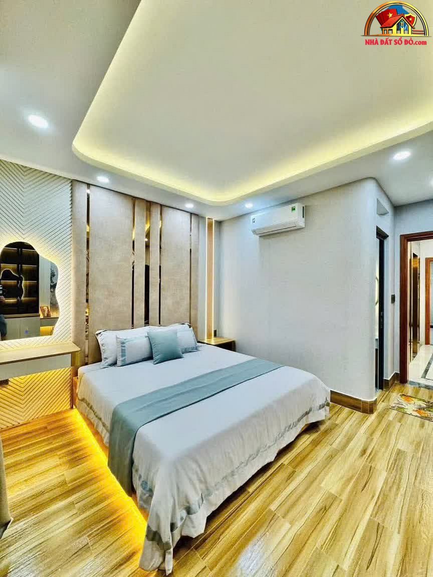 Nhà đất sổ đỏ TP.HCM – Nhà phố mới xây, giá 8 tỷ phù hợp ở và kinh doanh