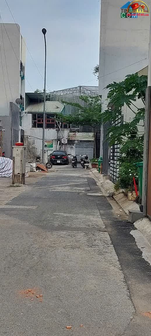 Nhà đất sổ đỏ 3 mặt tiền đường 100 m² giá 11 tỷ tại Quận 2 TP.HCM