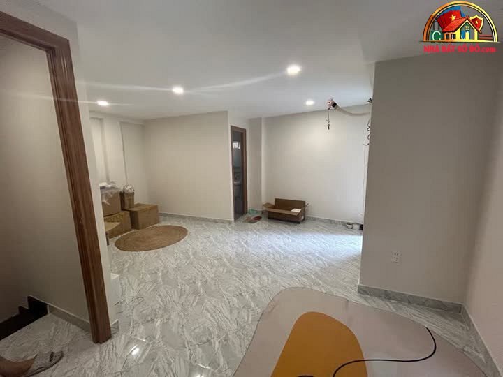 Nhà đất sổ đỏ Quận 3, Hồ Chí Minh: Bán nhà mặt phố Nguyễn Thị Minh Khai chỉ 4.9 tỷ