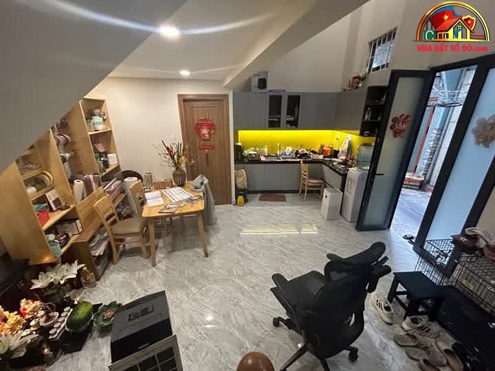 Nhà đất sổ đỏ Quận 3, Hồ Chí Minh: Bán nhà mặt phố Nguyễn Thị Minh Khai chỉ 4.9 tỷ