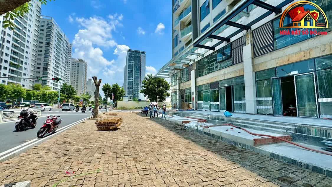 Bán shophouse mặt tiền đại lộ Nguyễn Lương Bằng Phú Mỹ Hưng 150m2 giá 35 tỷ