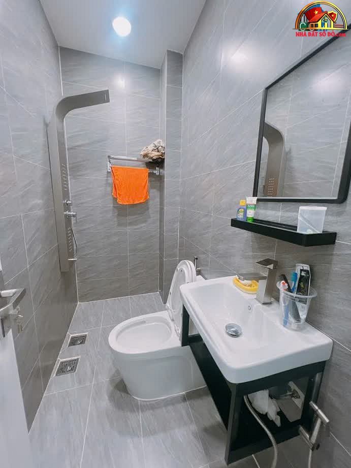 Nhà đất sổ đỏ Quận 4 TP.HCM đẹp giá 3.7 tỷ – 4 phòng ngủ