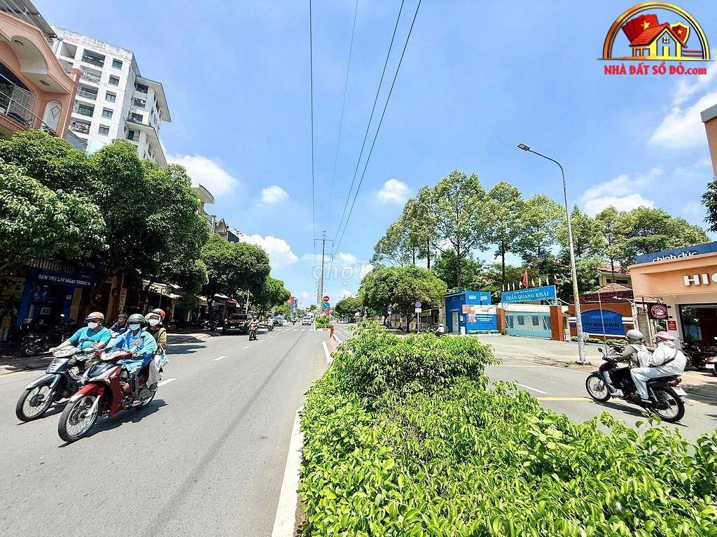 Nhà mặt tiền Lạc Long Quân Quận 11 TP.HCM giá 23.9 tỷ