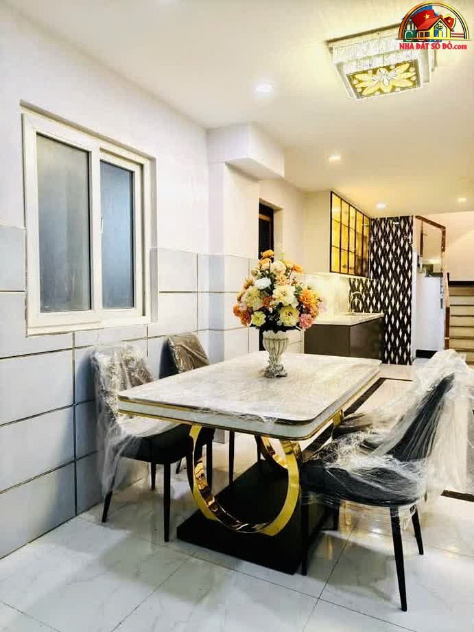 Nhà đất sổ đỏ Quận 10 TP.HCM – Nhà đẹp Nguyễn Tri Phương 5.27 tỷ