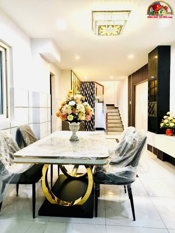 Nhà đất sổ đỏ Quận 10 TP.HCM – Nhà đẹp Nguyễn Tri Phương 5.27 tỷ