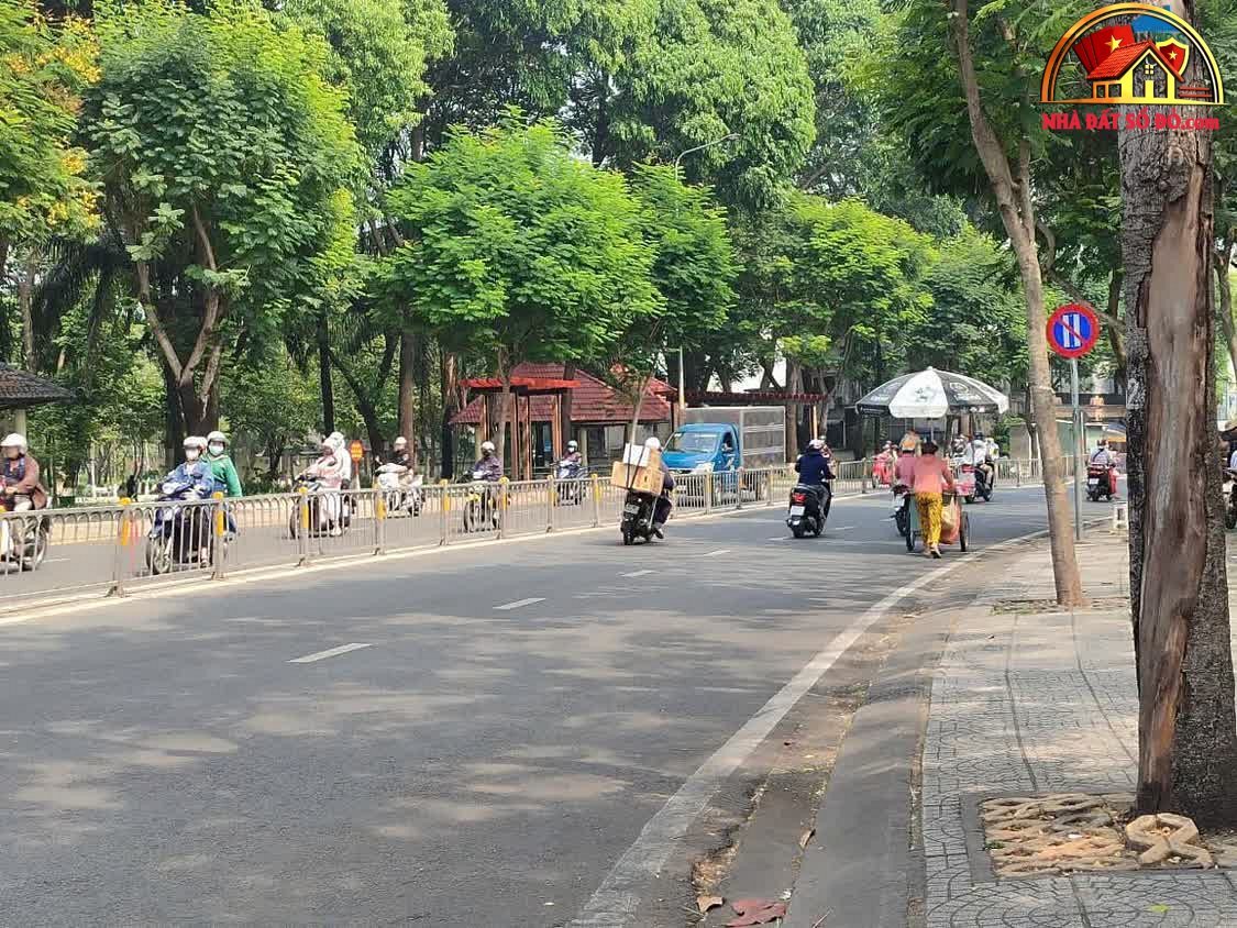Bán nhà đất sổ đỏ Quận 6 Hồ Chí Minh mặt tiền kinh doanh Nguyễn Văn Luông