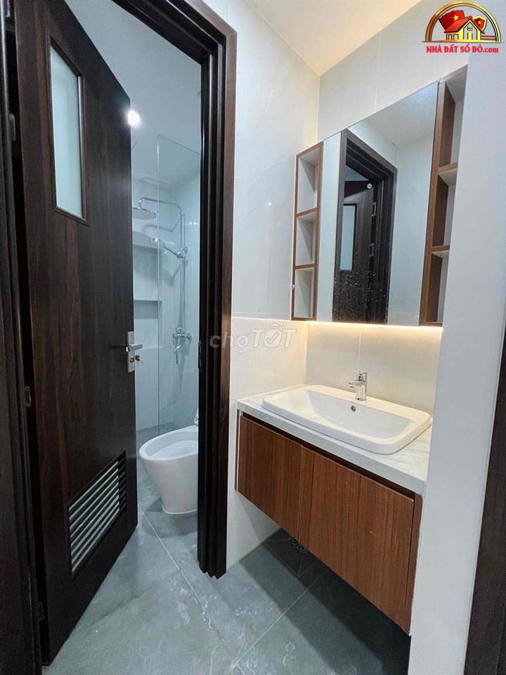 Nhà đất sổ đỏ Quận 11 TP.HCM, 3 tầng, 3 phòng ngủ, giá 9.3 tỷ