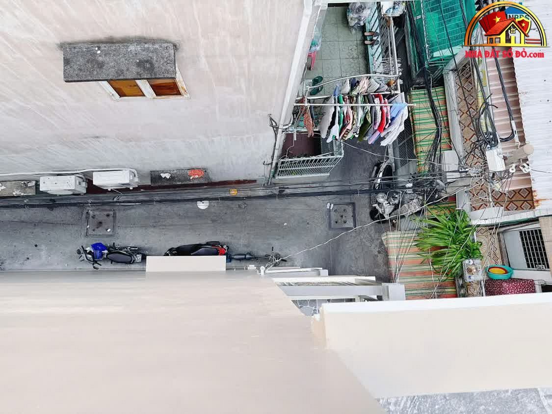 Nhà mặt phố bán tại Quận 4 TP.HCM với sổ hồng hoàn công