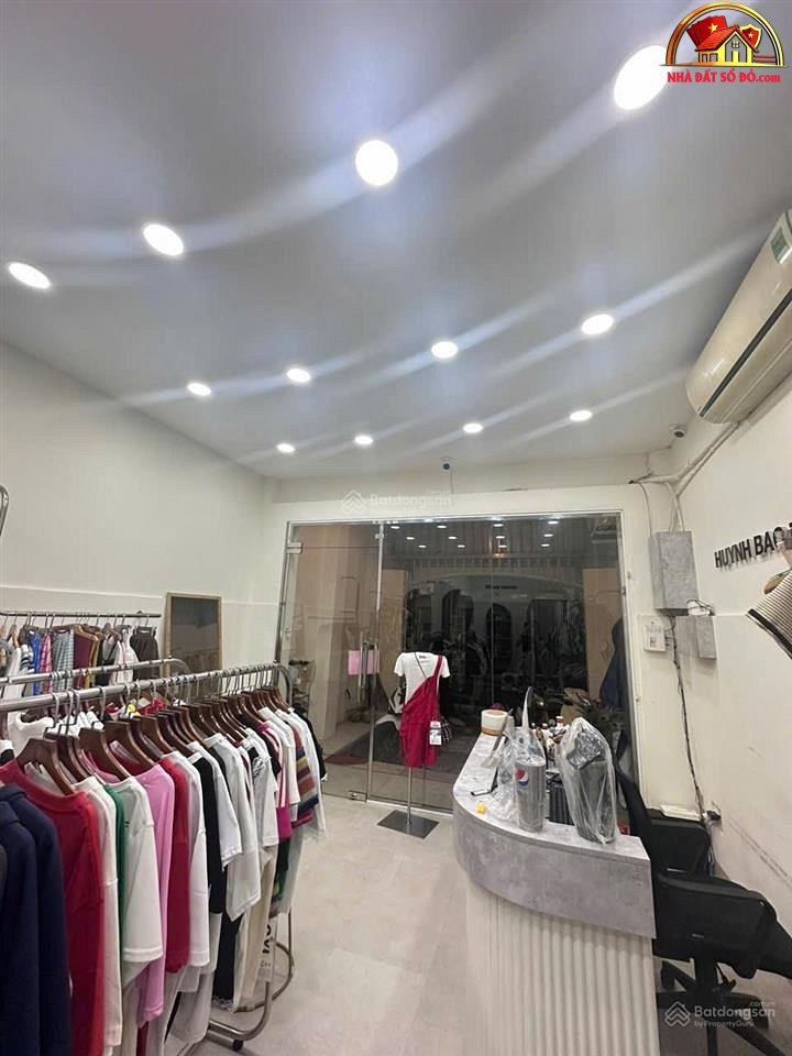Bán nhà đất sổ đỏ Tân Bình 72 m2 giá 11.5 tỷ sát mặt tiền đường Đồng Đen