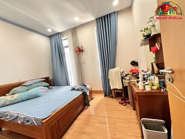 Nhà đất sổ đỏ 55m2 5PN tại Quận 2 Hồ Chí Minh giá 5.9 tỷ