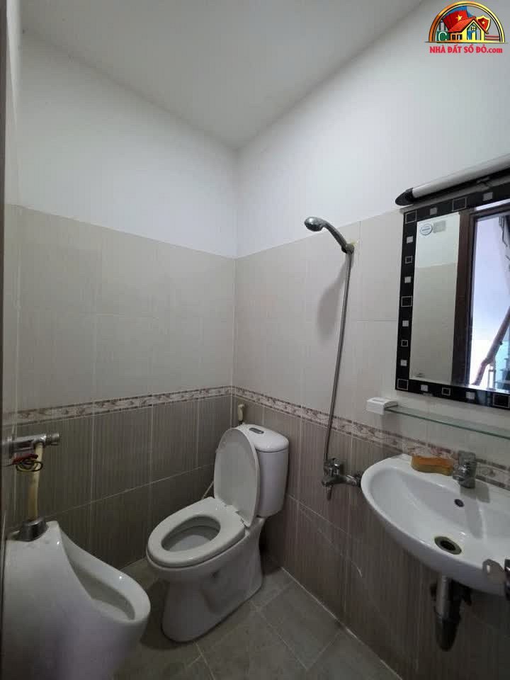 Nhà đất sổ đỏ 55m2 5PN tại Quận 2 Hồ Chí Minh giá 5.9 tỷ