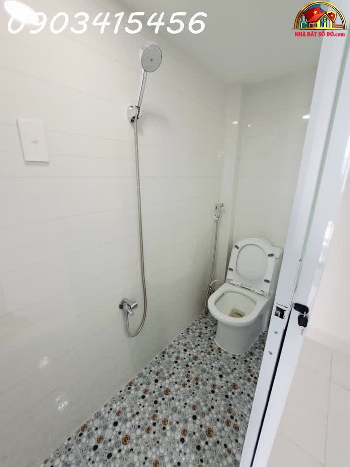 Bán nhà riêng sổ đỏ Tân Phú Hồ Chí Minh 3 tầng 2PN giá 2.05 tỷ