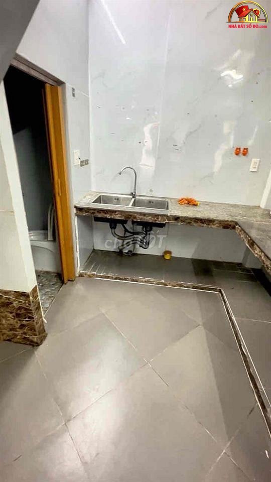 Nhà đất sổ đỏ 2 phòng ngủ tại Hẻm 33 Trần Quang Cơ, Tân Phú