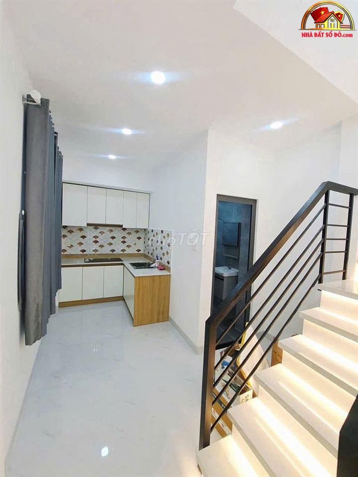 Nhà đất sổ đỏ Tân Phú TP.HCM, bán gấp 3 tỷ 980 triệu, 2 phòng ngủ