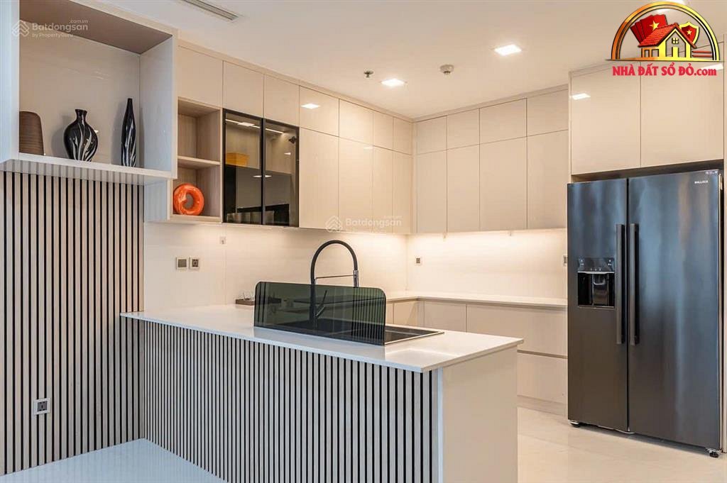 Bất động sản sổ đỏ 3 phòng ngủ Vinhomes Central Park giá 13.9 tỷ