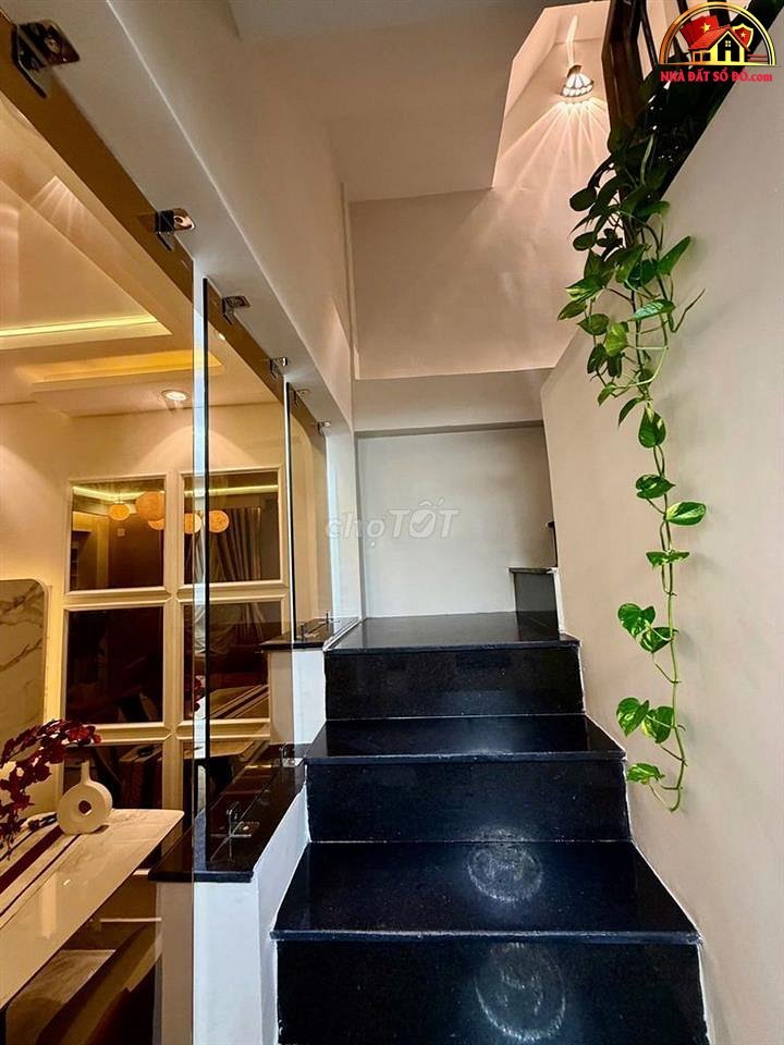 Nhà đất sổ đỏ Huỳnh Văn Bánh Quận Phú Nhuận TP.HCM – 3 Tầng, 3 Phòng Ngủ, Giá 5.95 Tỷ