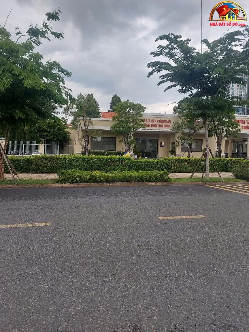 Bán đất sổ đỏ mặt tiền Đồng Văn Cống quận 2 Hồ Chí Minh giá 17,5 tỷ