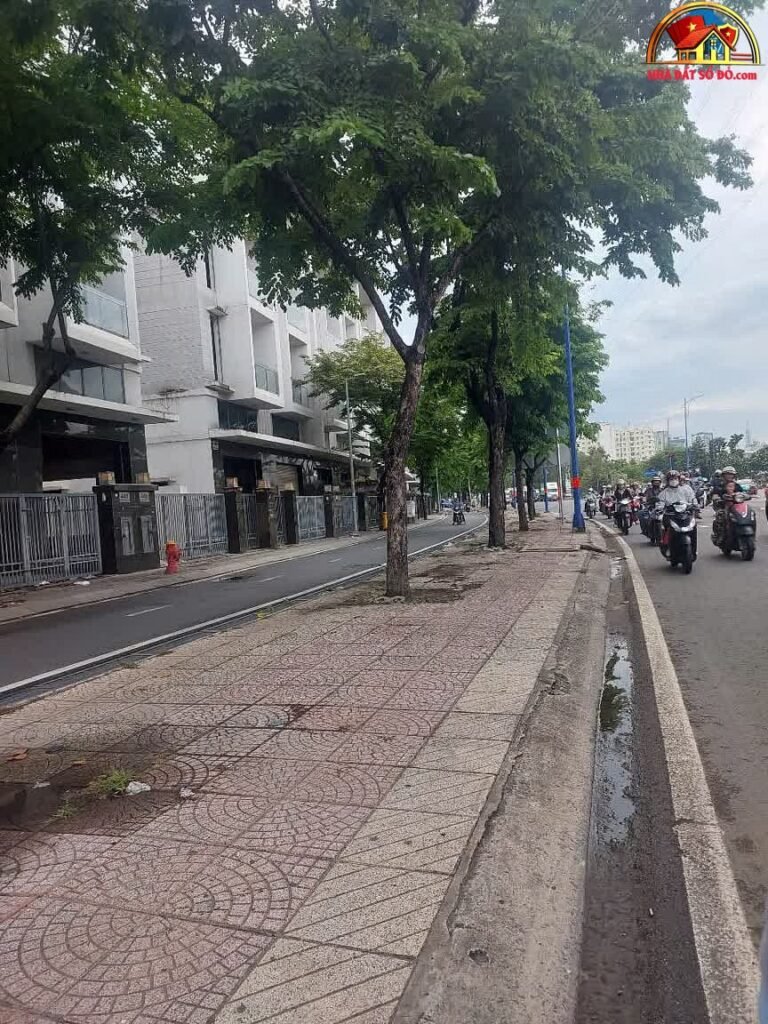Bán đất sổ đỏ mặt tiền Đồng Văn Cống quận 2 Hồ Chí Minh giá 17,5 tỷ