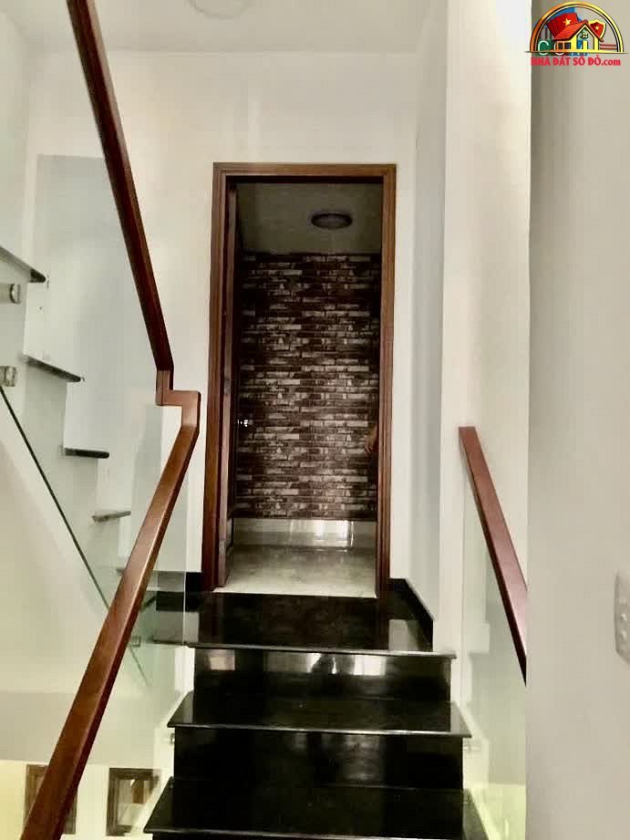 Bán nhà đất sổ đỏ Quận 10, Hồ Chí Minh – Diện tích 42m2, giá 6.9 tỷ