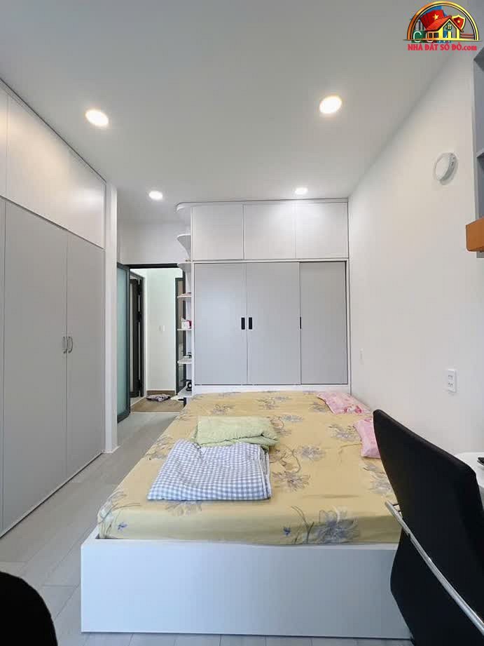 Bán nhà mặt phố Nguyễn Khoái 40m2, giá 6 tỷ, Quận 4, TP.HCM