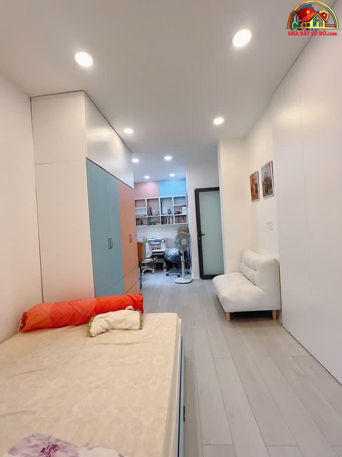 Bán nhà mặt phố Nguyễn Khoái 40m2, giá 6 tỷ, Quận 4, TP.HCM