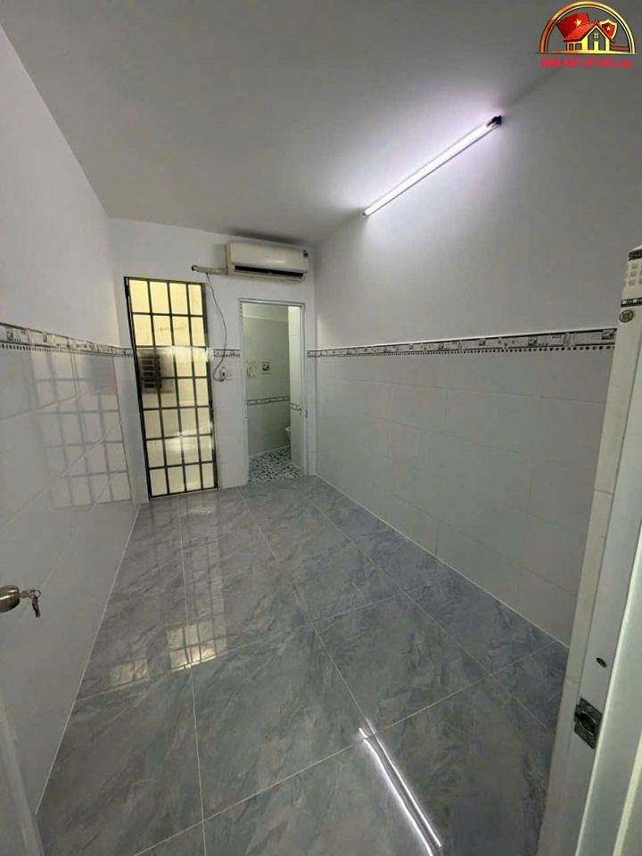 Nhà đất sổ đỏ Quận 6 Hồ Chí Minh 3PN 2WC chỉ 3.94 tỷ