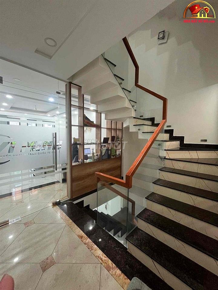 Nhà đất sổ đỏ Gò Vấp TP.HCM – Bán nhà 5 tầng, 300m2, giá 14 tỷ
