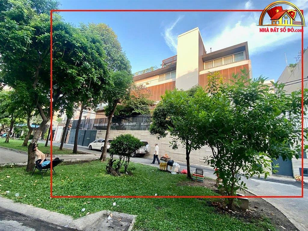 Biệt thự sổ đỏ 374m2 hẻm xe hơi Quận Tân Bình giá 66 tỷ