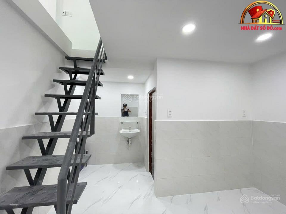 Nhà đất sổ đỏ Bình Tân với giá 3.55 tỷ, 33m2, 2 phòng ngủ