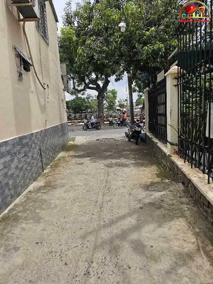 Bán nhà mặt phố Trần Xuân Soạn, quận 7, 3.03 tỷ, 63 m²