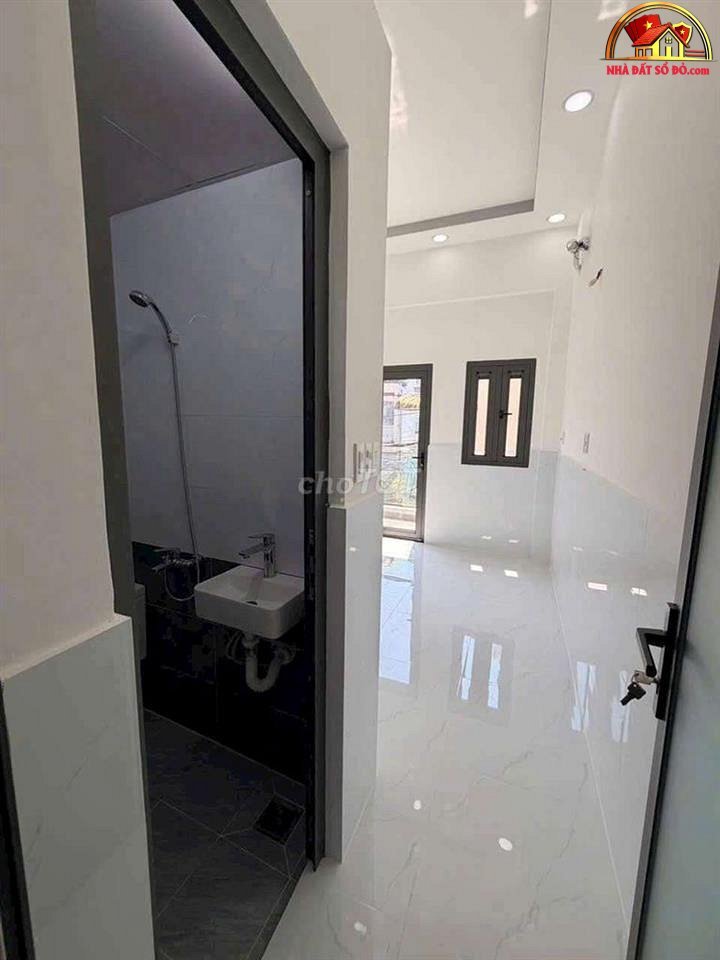 Nhà đất sổ đỏ Quận 6 TP.HCM giá 4.5 tỷ diện tích 28m2