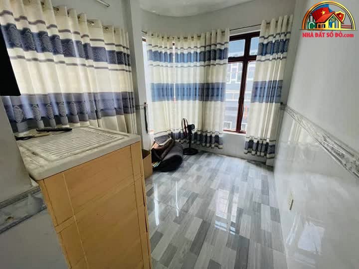 Nhà đất sổ đỏ Quận 5 bán nhà riêng 4 tầng lô góc giá 5.5 tỷ