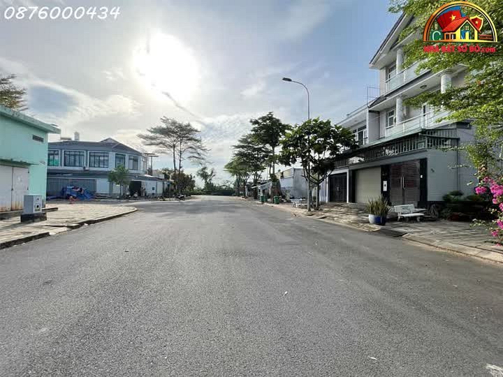 Bán nhà mặt phố đường Lê Văn Lương Nhà Bè sổ đỏ 177m², giá 11 tỷ