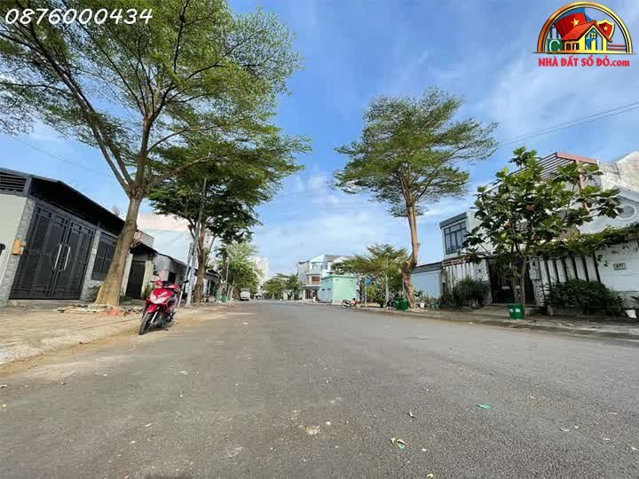 Bán nhà mặt phố đường Lê Văn Lương Nhà Bè sổ đỏ 177m², giá 11 tỷ