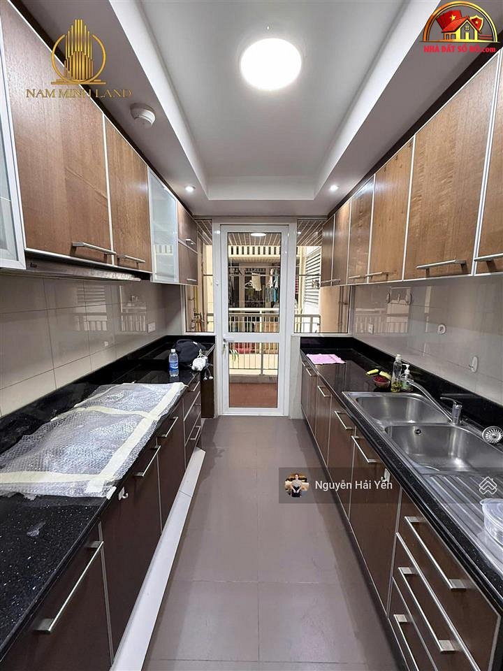 Căn hộ 2 phòng ngủ Saigon Pearl giá 8,9 tỷ sổ hồng