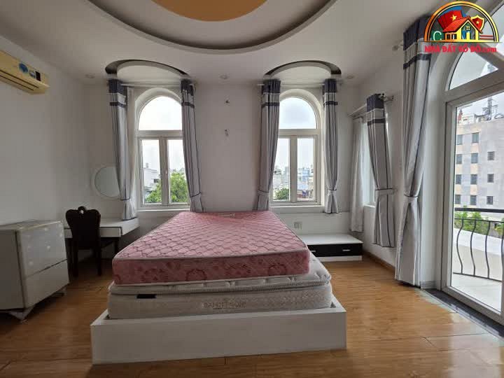 Nhà mặt phố sổ đỏ Quận 2 Hồ Chí Minh, diện tích 106m², giá chỉ 9.8 tỷ
